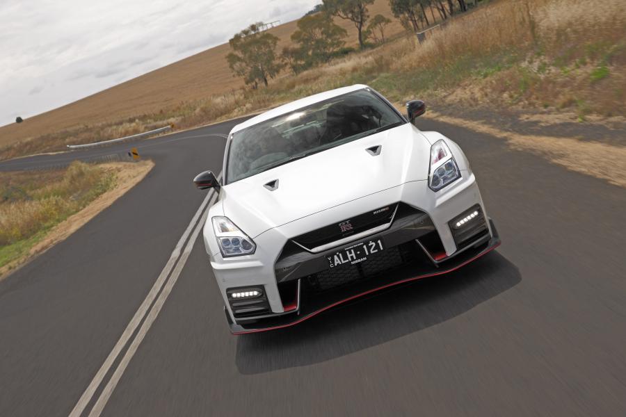  Nissan GT-R Nismo 2017 года  (AU) (фото 25 из 34)